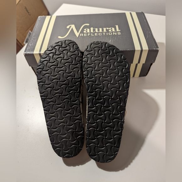 Natural Reflections Leanna Sandal White Snake Size US 6M New in Box - Picture 5 of 9